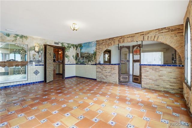 241 SE Kings Bay Drive, Crystal River, FL 34429