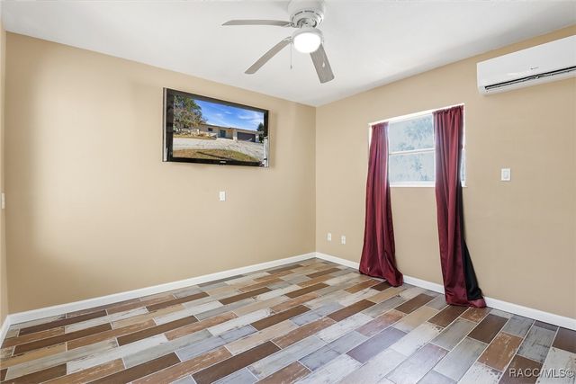 241 SE Kings Bay Drive, Crystal River, FL 34429