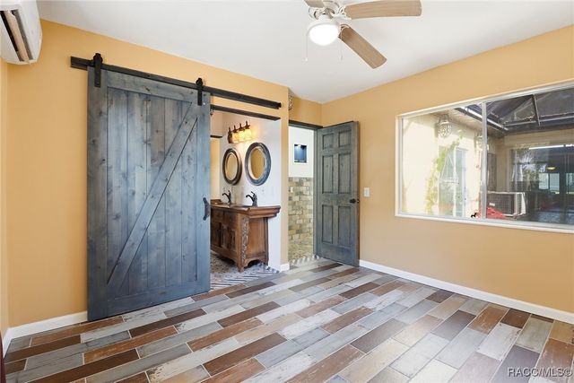 241 SE Kings Bay Drive, Crystal River, FL 34429