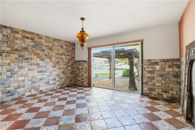 241 SE Kings Bay Drive, Crystal River, FL 34429