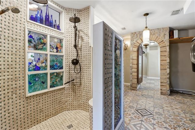 241 SE Kings Bay Drive, Crystal River, FL 34429