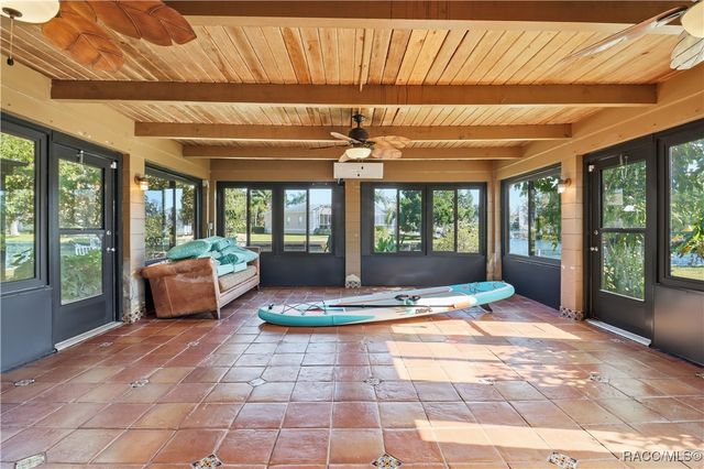 241 SE Kings Bay Drive, Crystal River, FL 34429