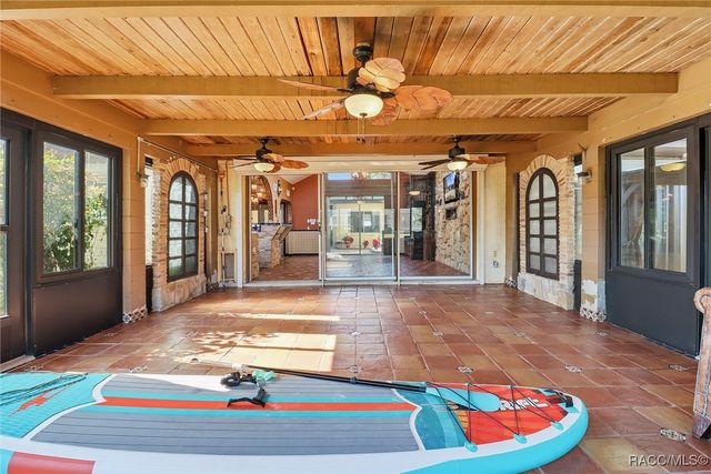 241 SE Kings Bay Drive, Crystal River, FL 34429