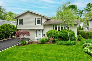 5 Roger Drive, Port Washington, NY 11050