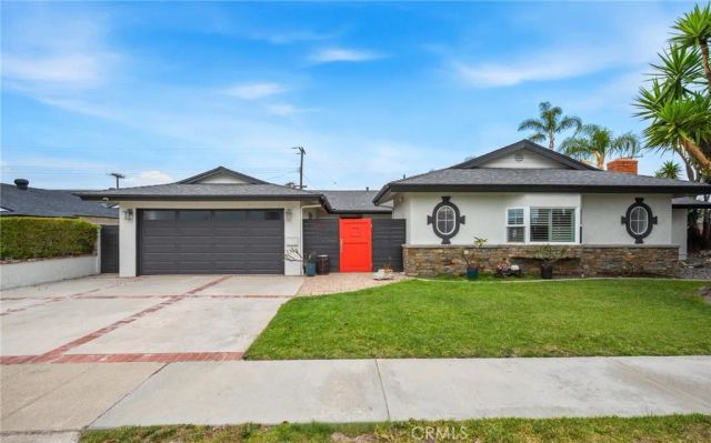5471 Meadowlark Drive, Huntington Beach, CA 92649
