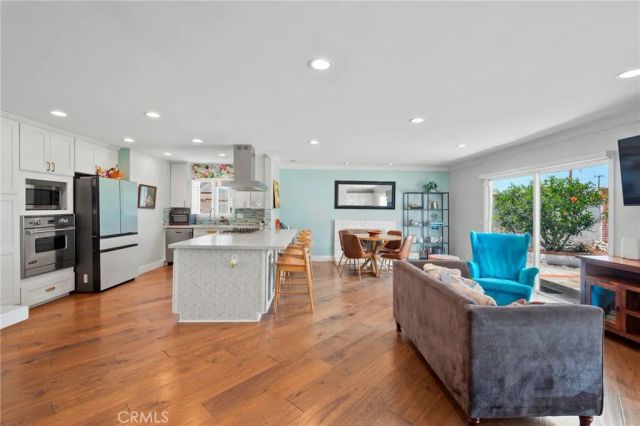 5471 Meadowlark Drive, Huntington Beach, CA 92649
