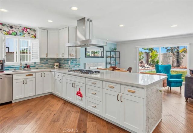5471 Meadowlark Drive, Huntington Beach, CA 92649