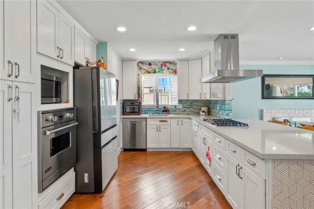 5471 Meadowlark Drive, Huntington Beach, CA 92649