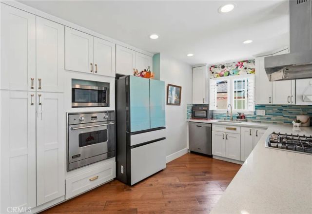 5471 Meadowlark Drive, Huntington Beach, CA 92649