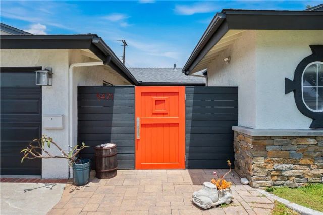 5471 Meadowlark Drive, Huntington Beach, CA 92649