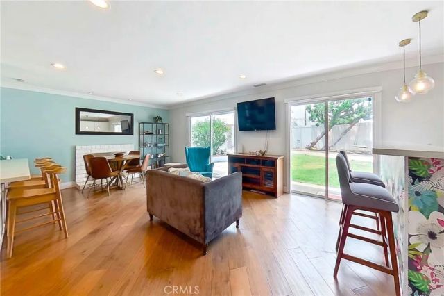 5471 Meadowlark Drive, Huntington Beach, CA 92649