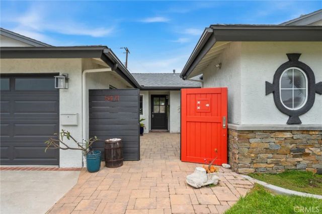 5471 Meadowlark Drive, Huntington Beach, CA 92649