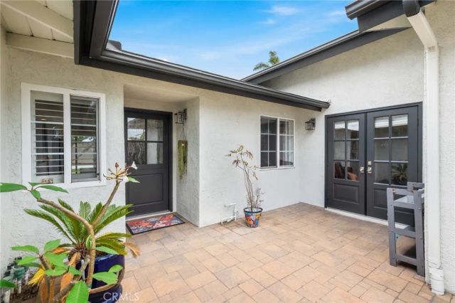 5471 Meadowlark Drive, Huntington Beach, CA 92649