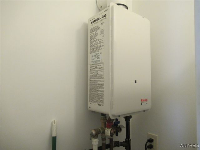 9171 Lake Shore Road, Evans, NY 14006