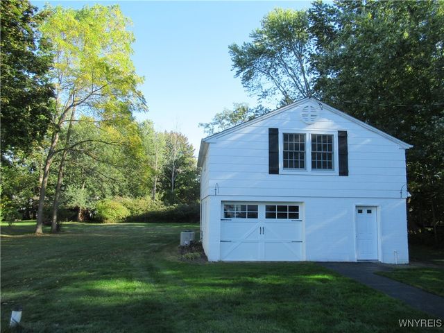 9171 Lake Shore Road, Evans, NY 14006