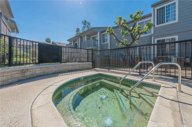 9714 Sepulveda 217, North Hills, CA 91343