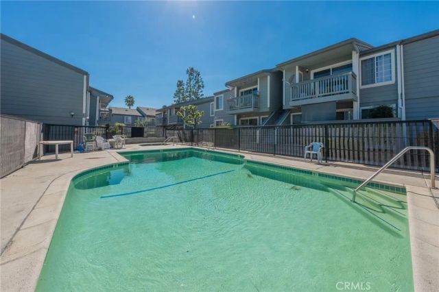 9714 Sepulveda 217, North Hills, CA 91343