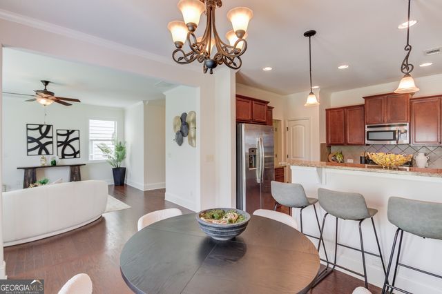 6907 Trailing Ivy Way, Flowery Branch, GA 30542