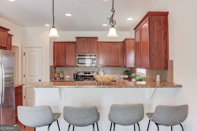 6907 Trailing Ivy Way, Flowery Branch, GA 30542