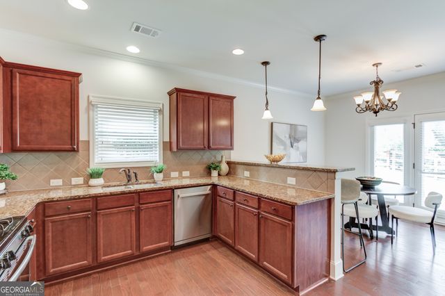 6907 Trailing Ivy Way, Flowery Branch, GA 30542