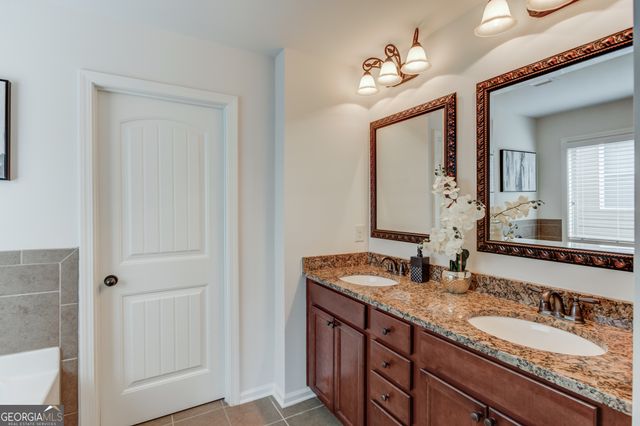 6907 Trailing Ivy Way, Flowery Branch, GA 30542
