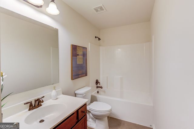 6907 Trailing Ivy Way, Flowery Branch, GA 30542