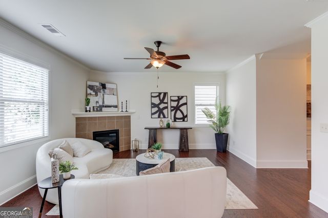 6907 Trailing Ivy Way, Flowery Branch, GA 30542