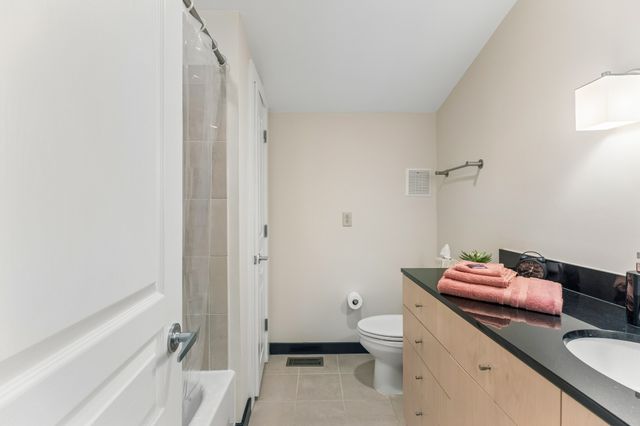 807 18th Ave S Apt 408, Nashville, TN 37203