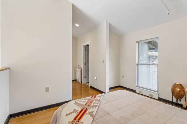 807 18th Ave S Apt 408, Nashville, TN 37203