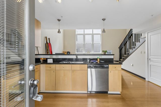 807 18th Ave S Apt 408, Nashville, TN 37203