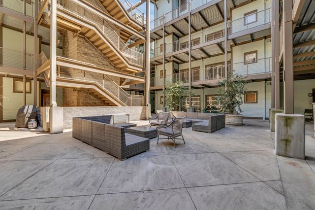 807 18th Ave S Apt 408, Nashville, TN 37203
