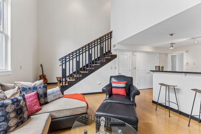 807 18th Ave S Apt 408, Nashville, TN 37203