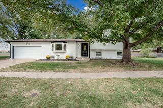7910 W 10th St N, Wichita, KS 67212
