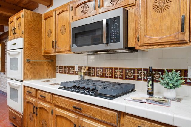159 El Rey Drive NW, Corrales, NM 87048