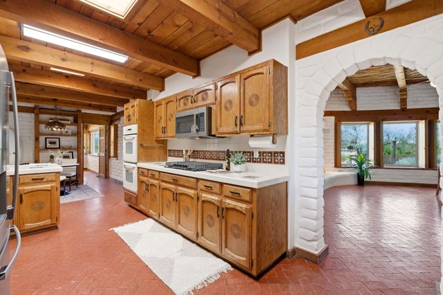 159 El Rey Drive NW, Corrales, NM 87048
