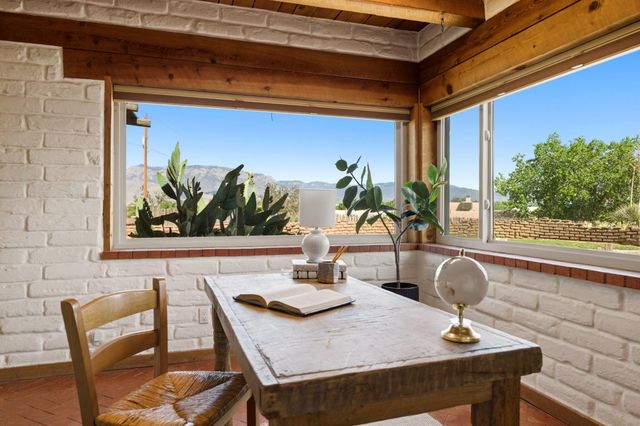 159 El Rey Drive NW, Corrales, NM 87048