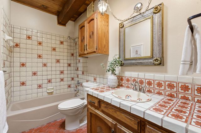 159 El Rey Drive NW, Corrales, NM 87048