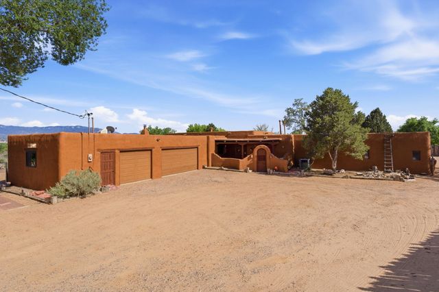 159 El Rey Drive NW, Corrales, NM 87048