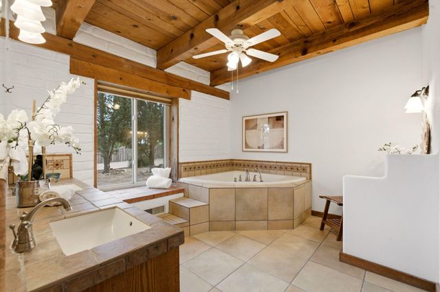 159 El Rey Drive NW, Corrales, NM 87048