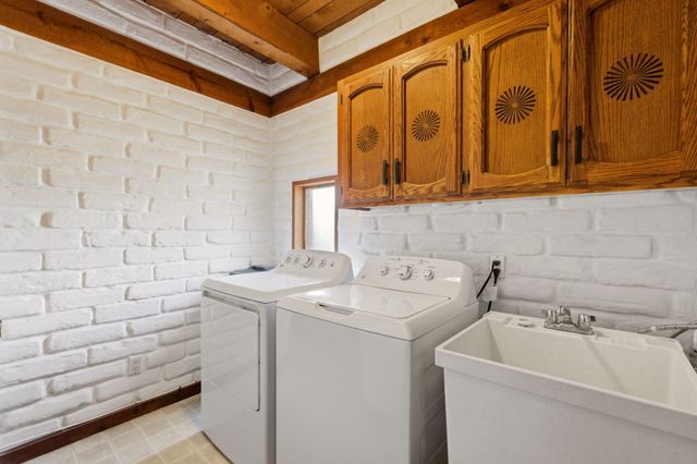 159 El Rey Drive NW, Corrales, NM 87048