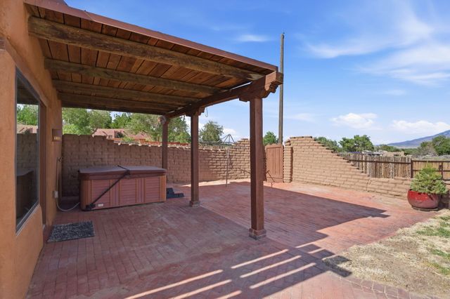 159 El Rey Drive NW, Corrales, NM 87048