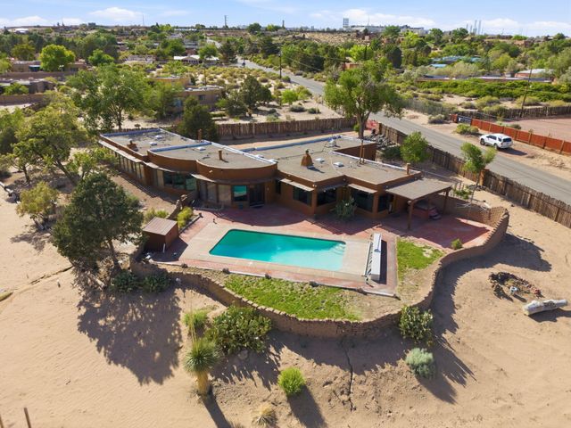 159 El Rey Drive NW, Corrales, NM 87048