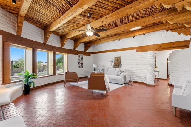 159 El Rey Drive NW, Corrales, NM 87048