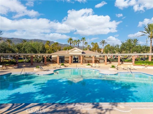 15860 Nuaimi, Fontana, CA 92336