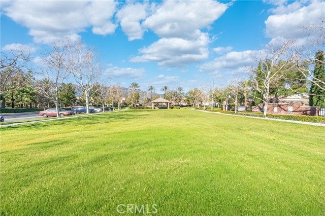 15860 Nuaimi, Fontana, CA 92336