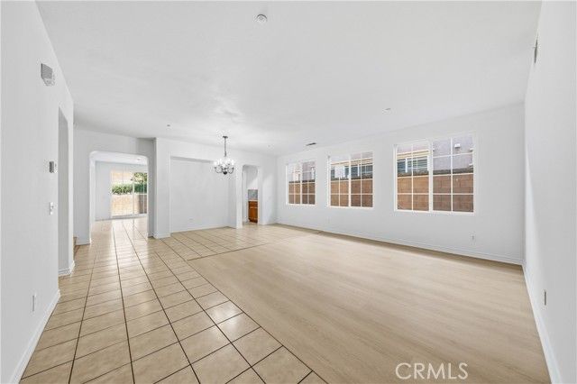 15860 Nuaimi, Fontana, CA 92336