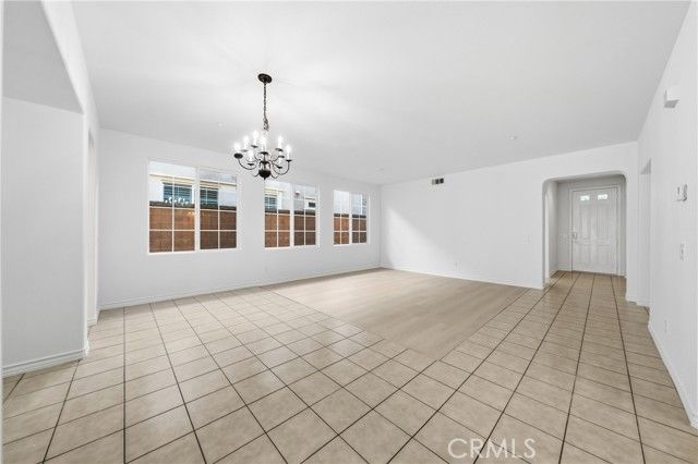 15860 Nuaimi, Fontana, CA 92336