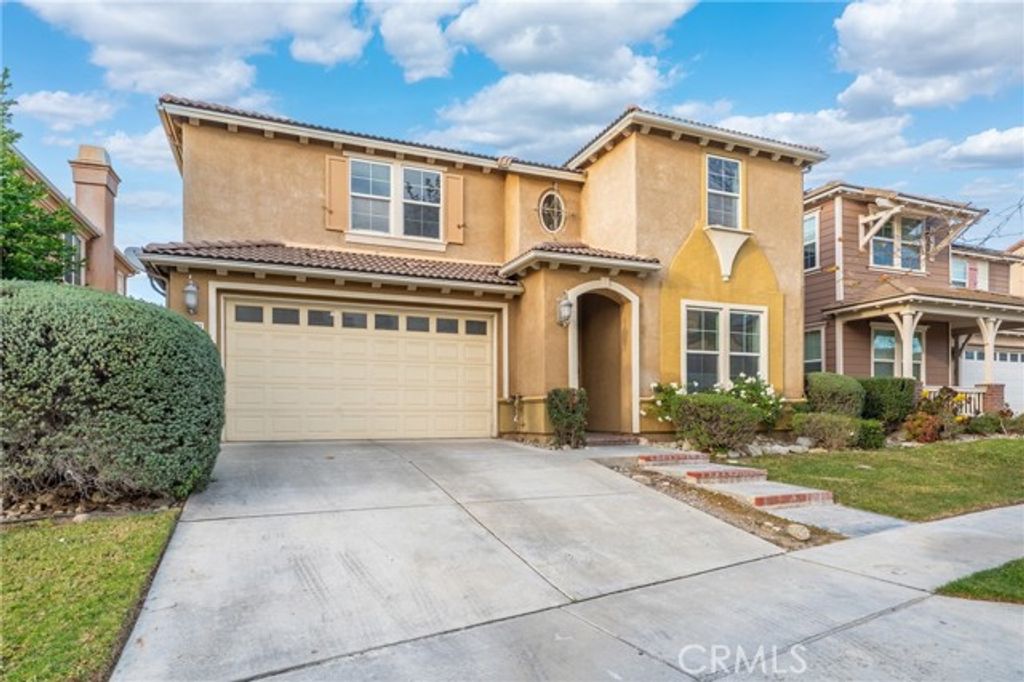 15860 Nuaimi, Fontana, CA 92336