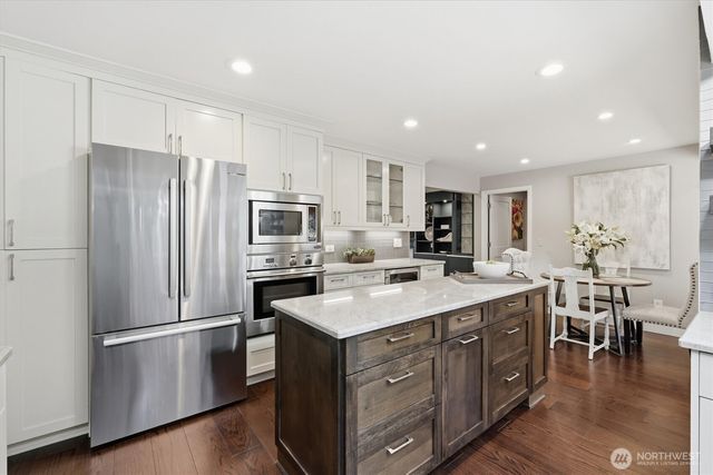 21108 NE 42nd Street, Sammamish, WA 98074