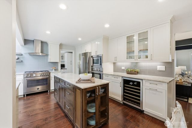 21108 NE 42nd Street, Sammamish, WA 98074